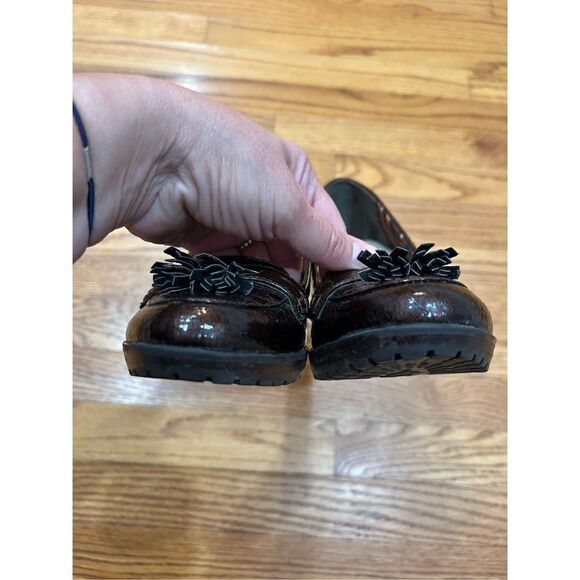 Anne Klein iFLEX Thornton Women’s Tasseled Faux Patent Leather - Picture 8 of 9